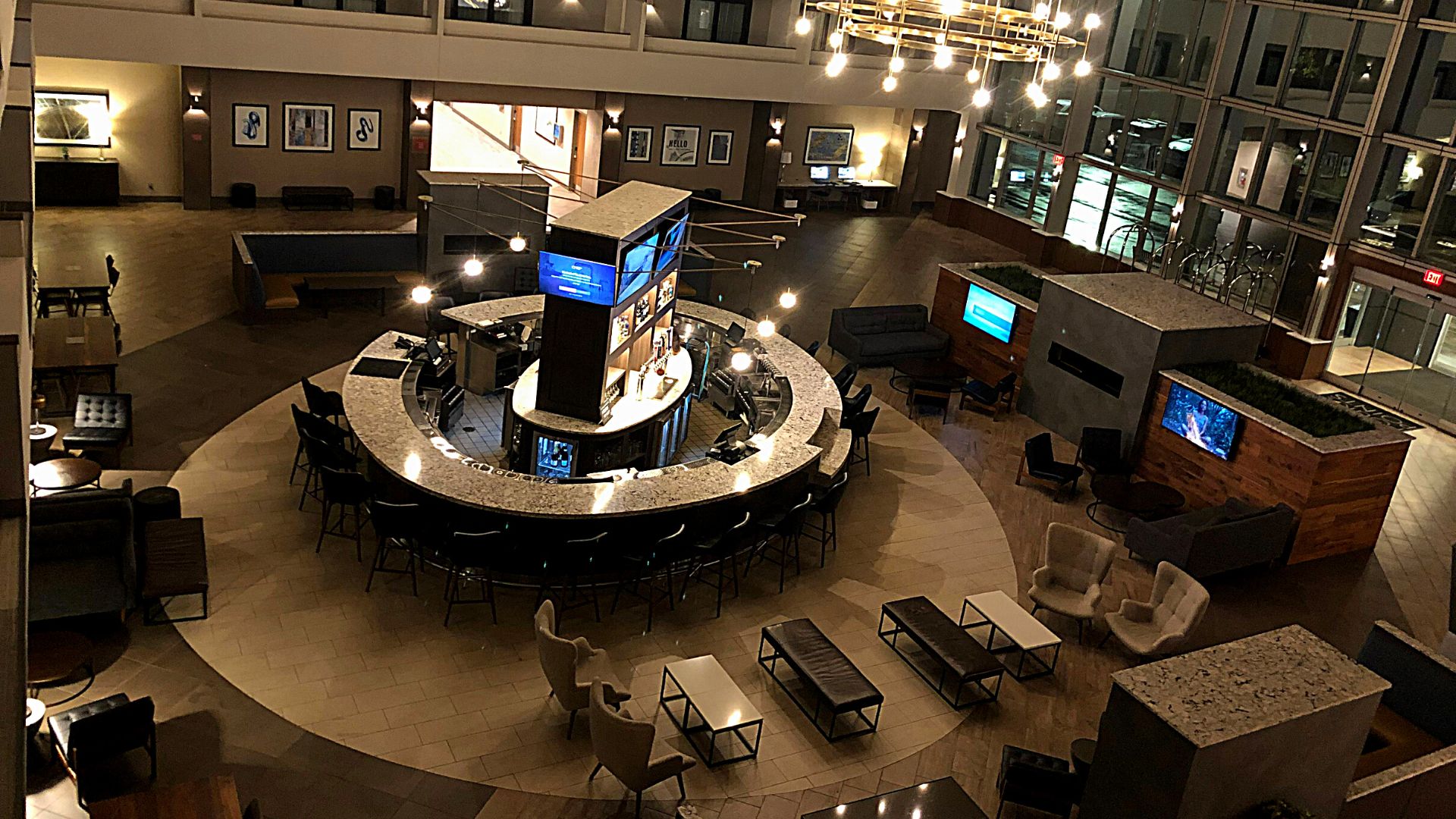 BUILDING A BARHOW TO DESIGN AND BUILD A CURVED BAR TOP