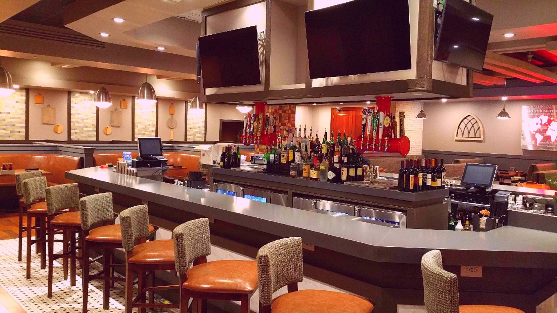 Photo of bar designed for a hotel restaurant using architectural bar design